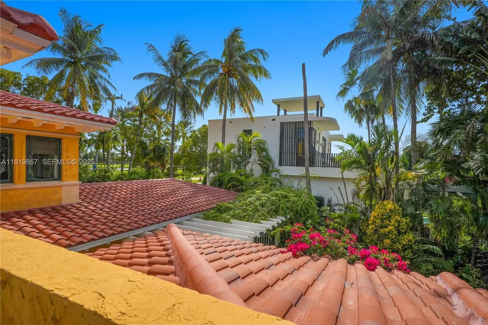 2050 Alton Rd, Miami Beach, FL 33140