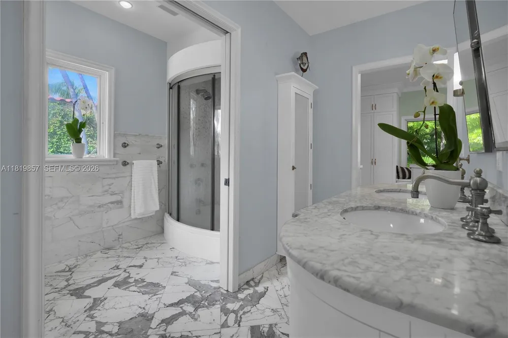 2050 Alton Rd, Miami Beach, FL 33140