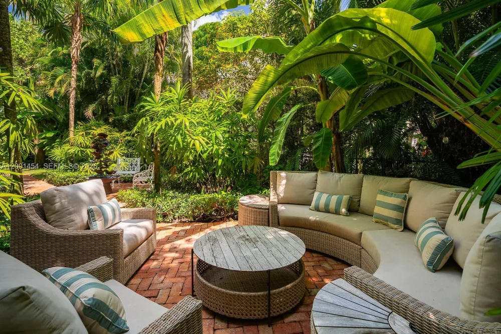 1229 Asturia Ave, Coral Gables, FL 33134