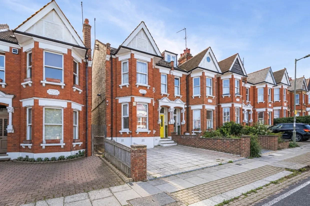 Sutton Road London N10 photo 13
