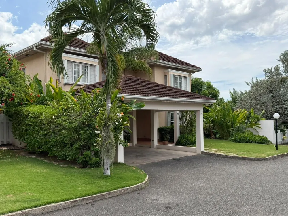 EARLS COURT CHATEAUX, KIN Kingston  St. Andrew