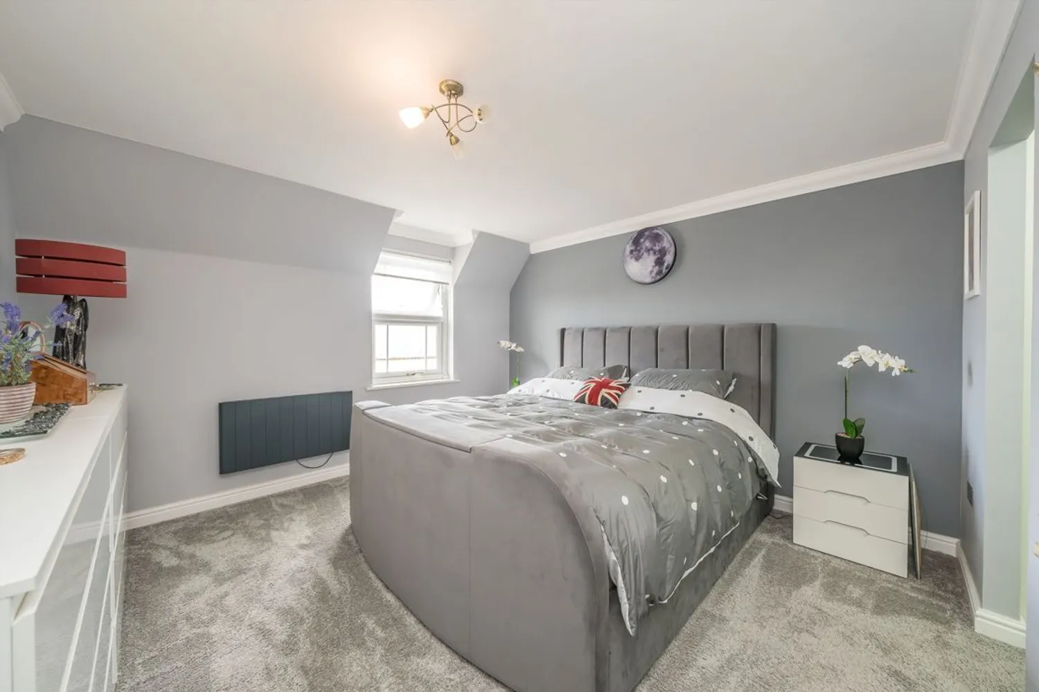Oatlands Drive, Weybridge, KT13 photo 3