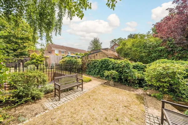 Oatlands Drive, Weybridge, KT13 photo 7