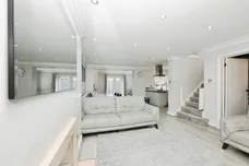 Nunsbury Drive, Broxbourne