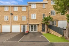 Brunswick Place, Heckmondwike
