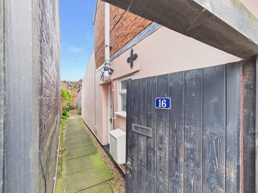 Lower Olland Street, Bungay Image 13