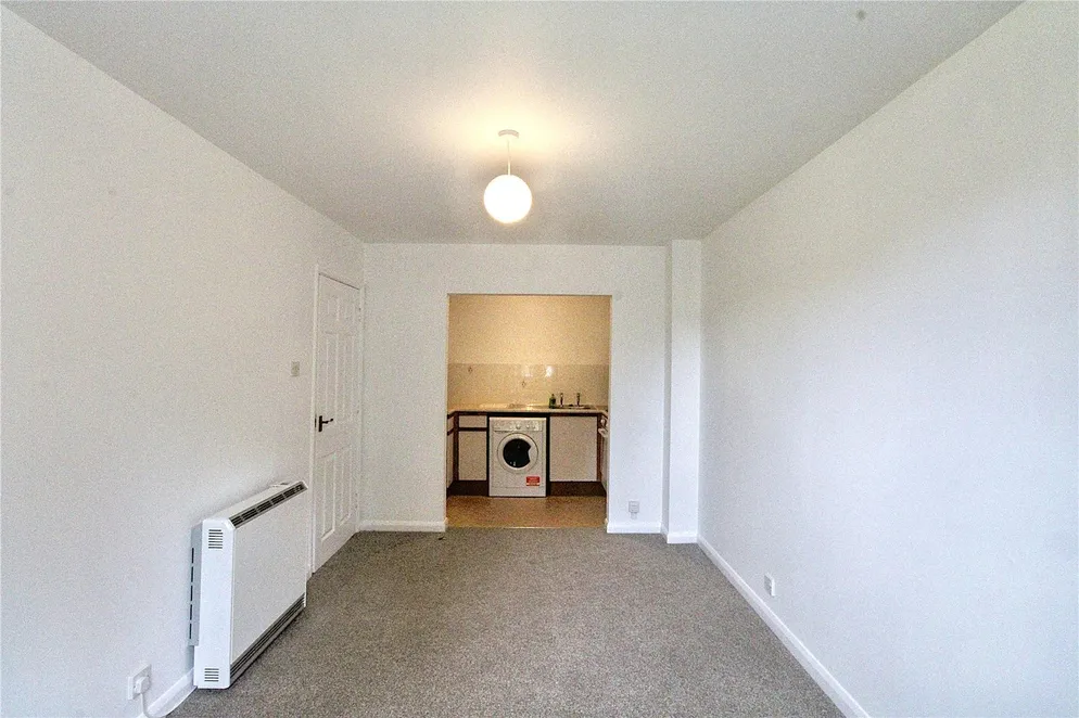 Property carousel item 8