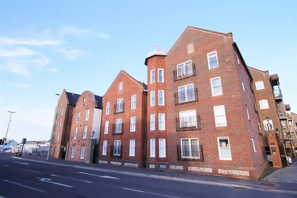 Barbers Wharf, Poole