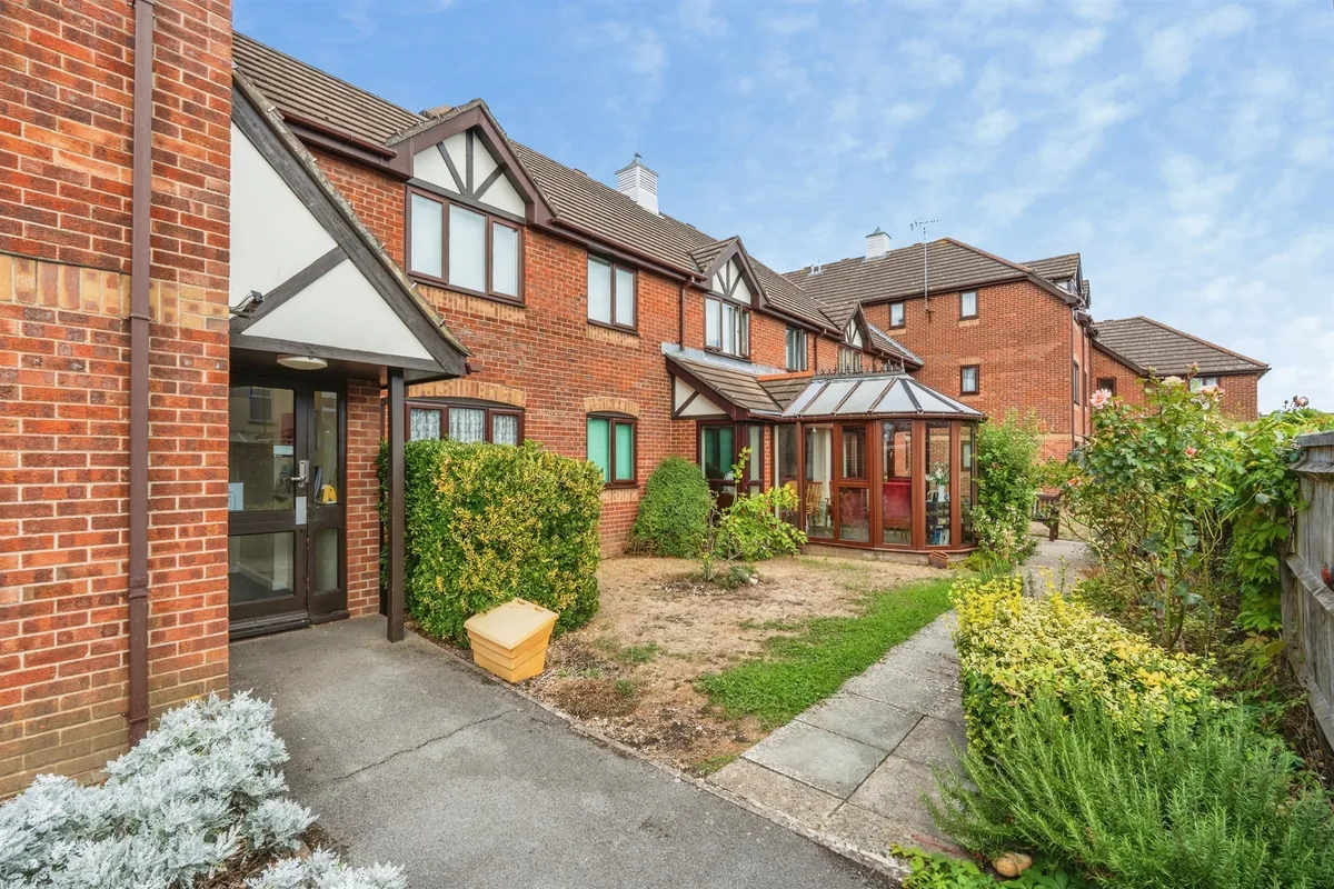 The Crescent, EASTLEIGH