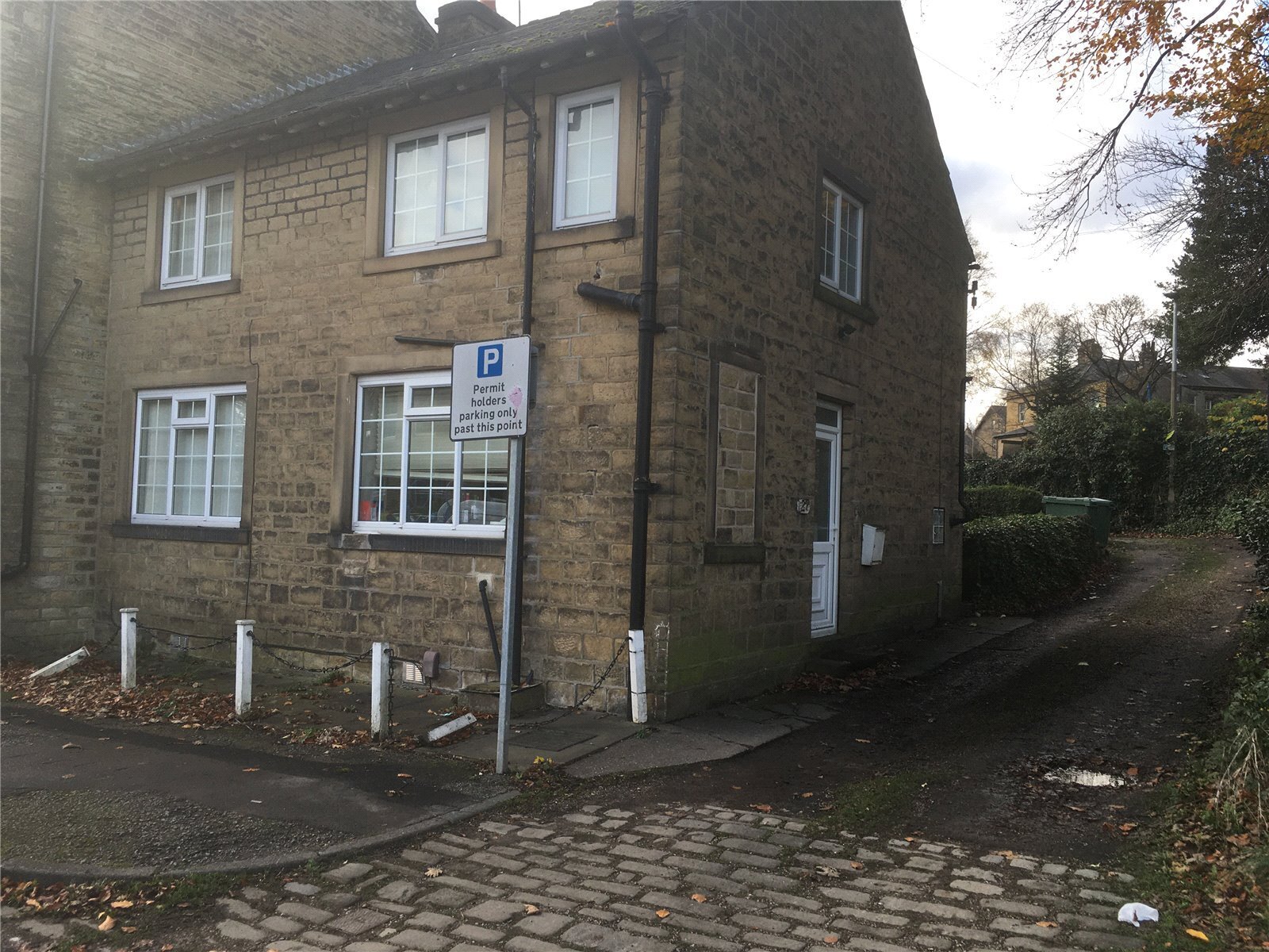27 Wentworth Street, Huddersfield, HD1 Image 1