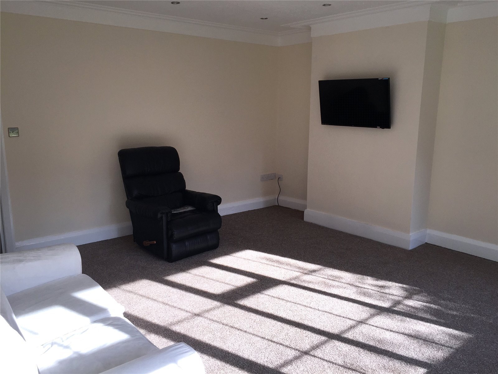 27 Wentworth Street, Huddersfield, HD1 Image 3