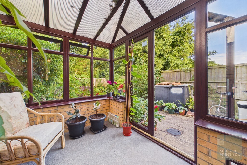 Reeves Close, Bungay Image 6