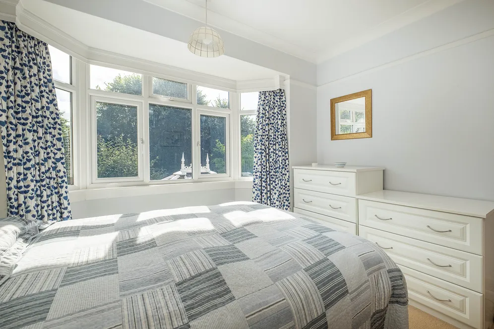Westcoombe Avenue, London, SW20 photo 3