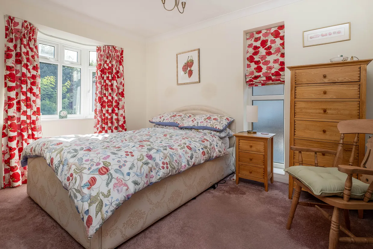 Westcoombe Avenue, London, SW20 photo 17