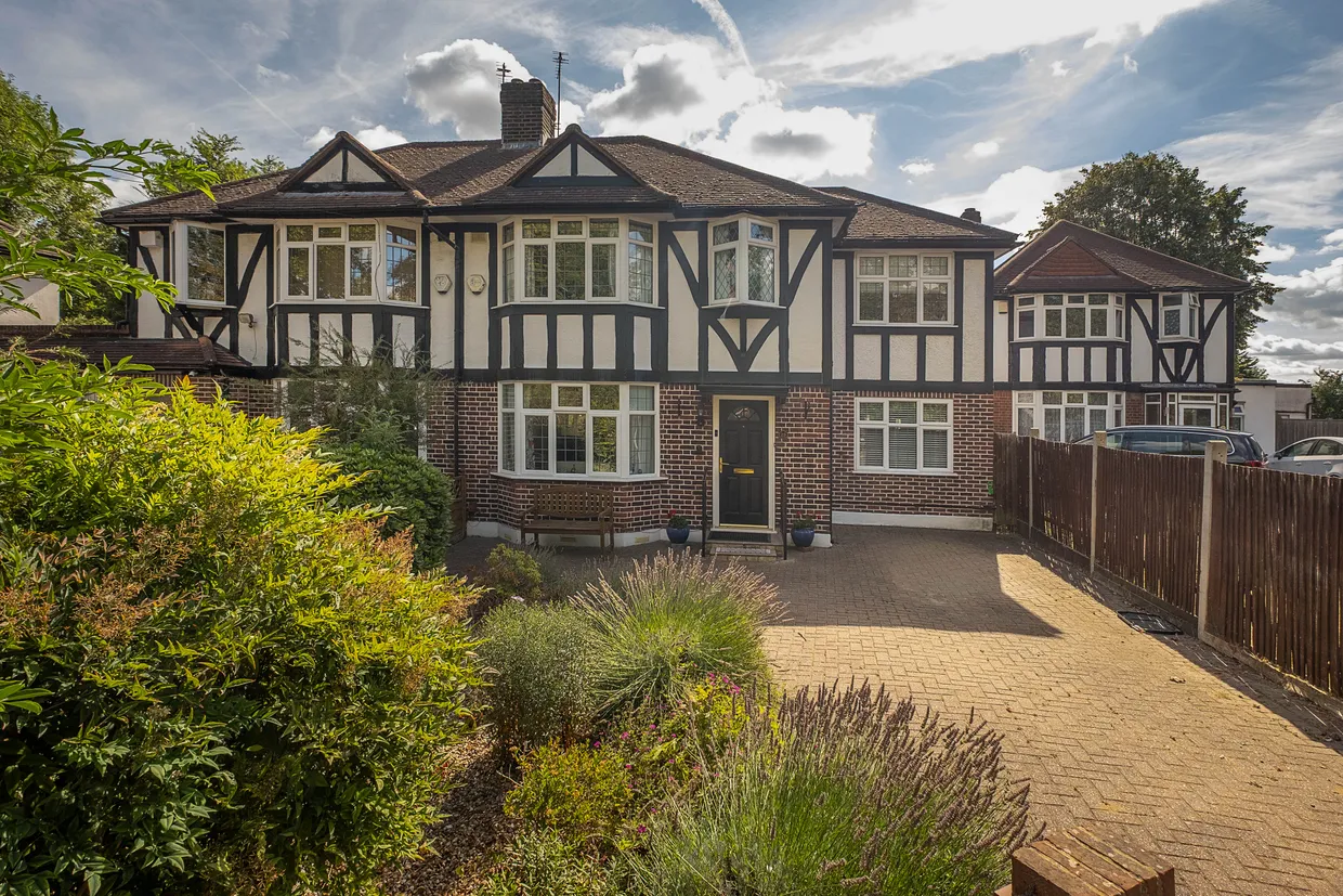 Westcoombe Avenue, London, SW20 photo 18