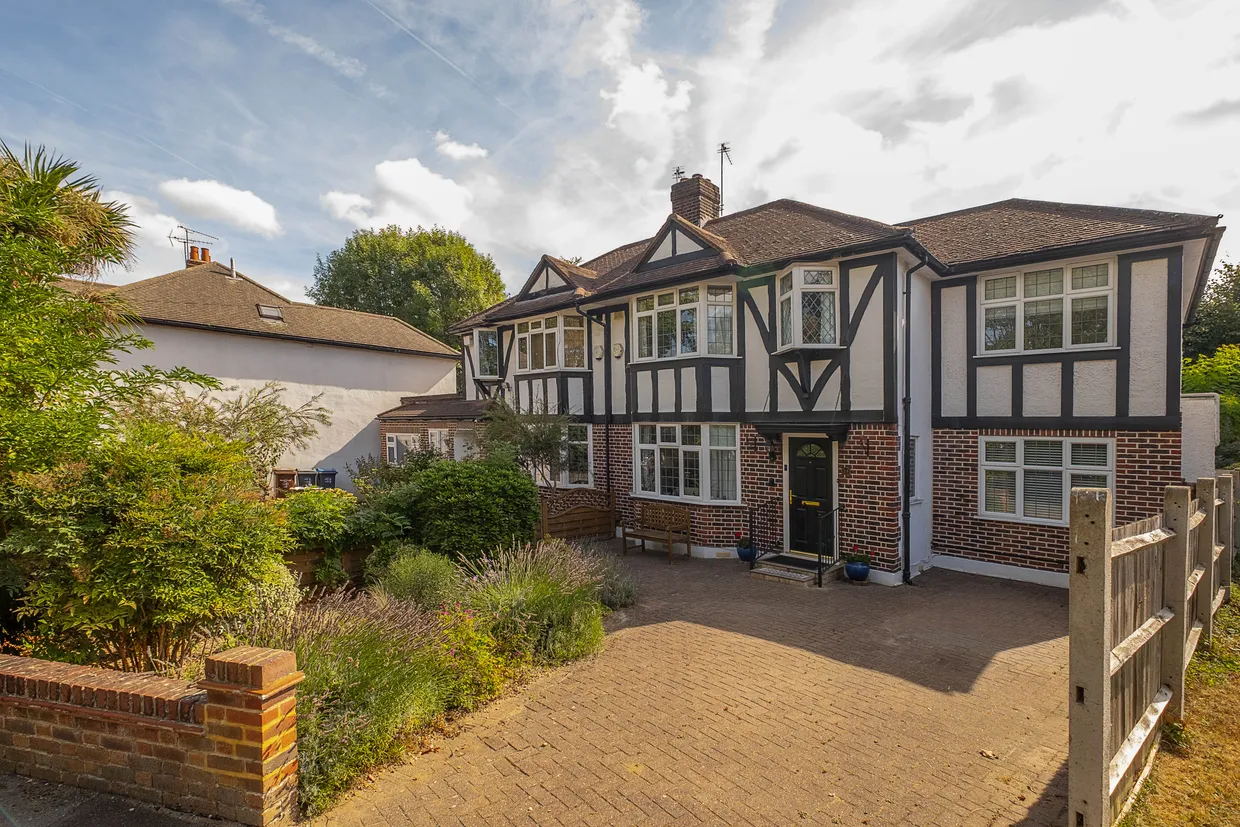 Westcoombe Avenue, London, SW20 photo 20