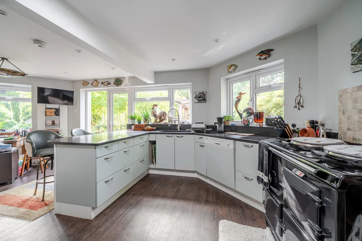 Crosswater Lane, Churt, Farnham, GU10 photo 3
