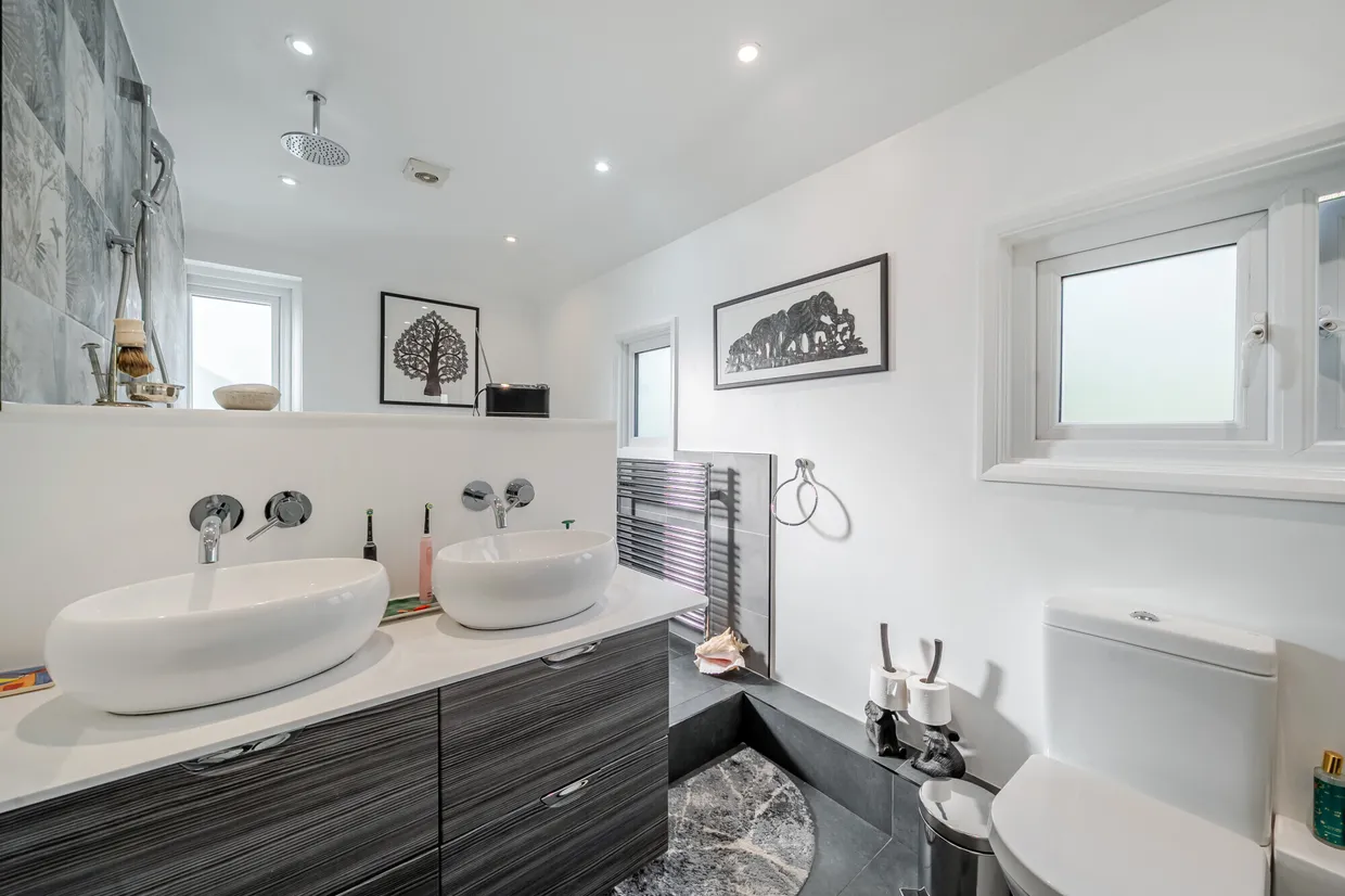 Crosswater Lane, Churt, Farnham, GU10 photo 6