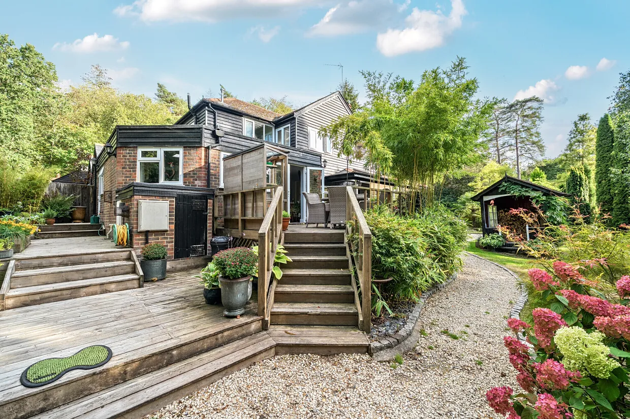 Crosswater Lane, Churt, Farnham, GU10 photo 18