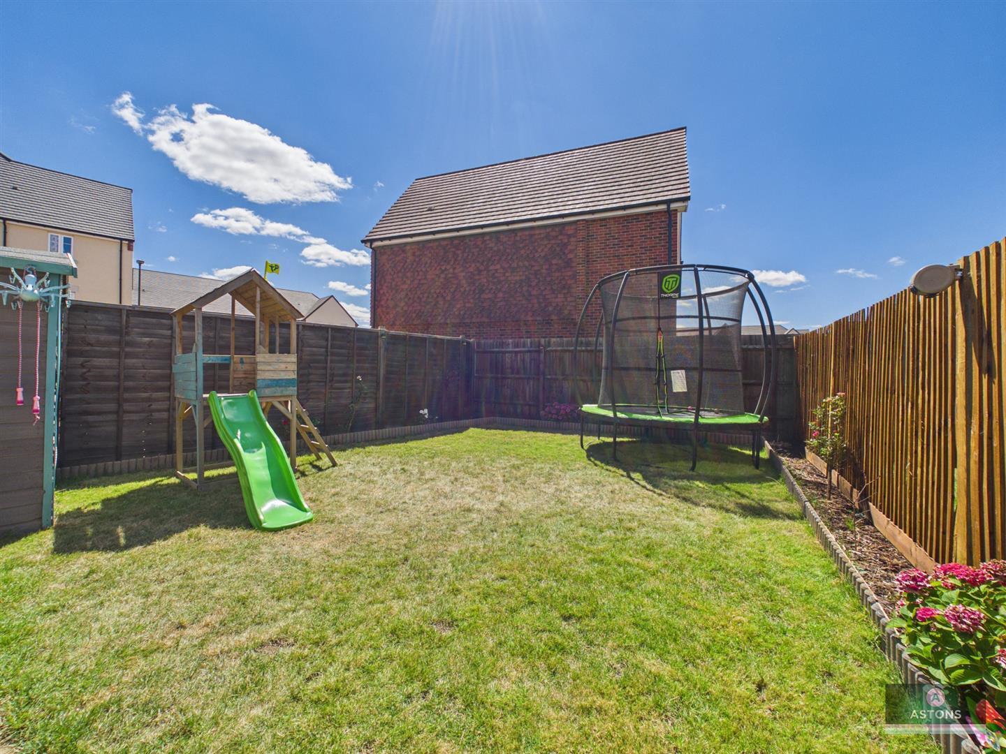Eames Way, Crawley Image 8