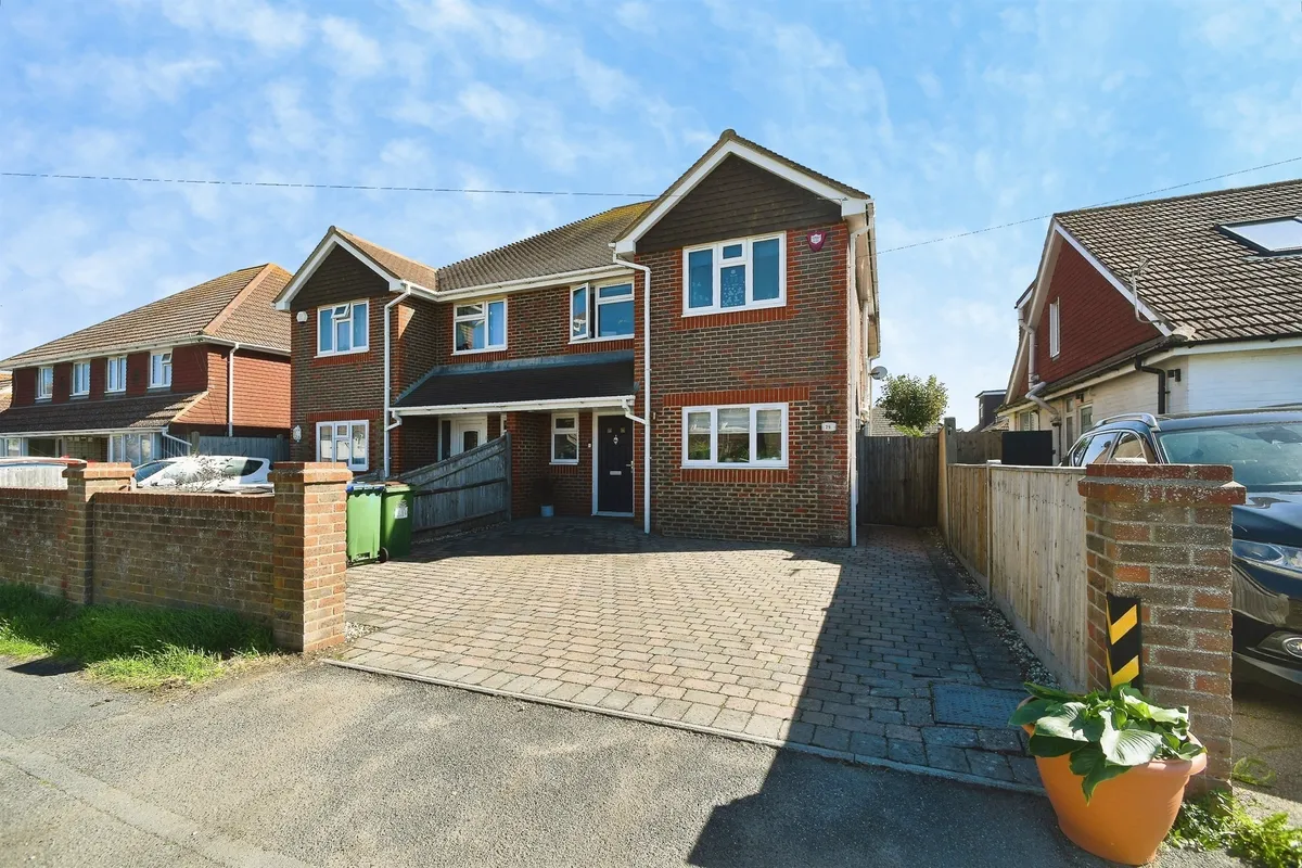 Friars Avenue, Peacehaven