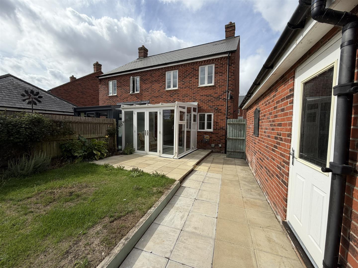 Brampton Grange Drive, Daventry Image 4