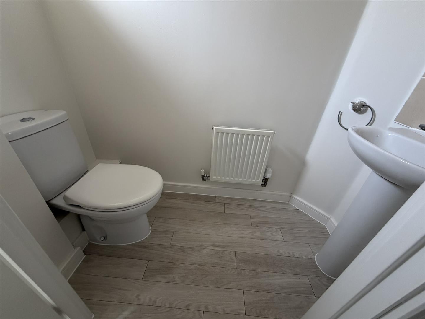 Brampton Grange Drive, Daventry Image 8