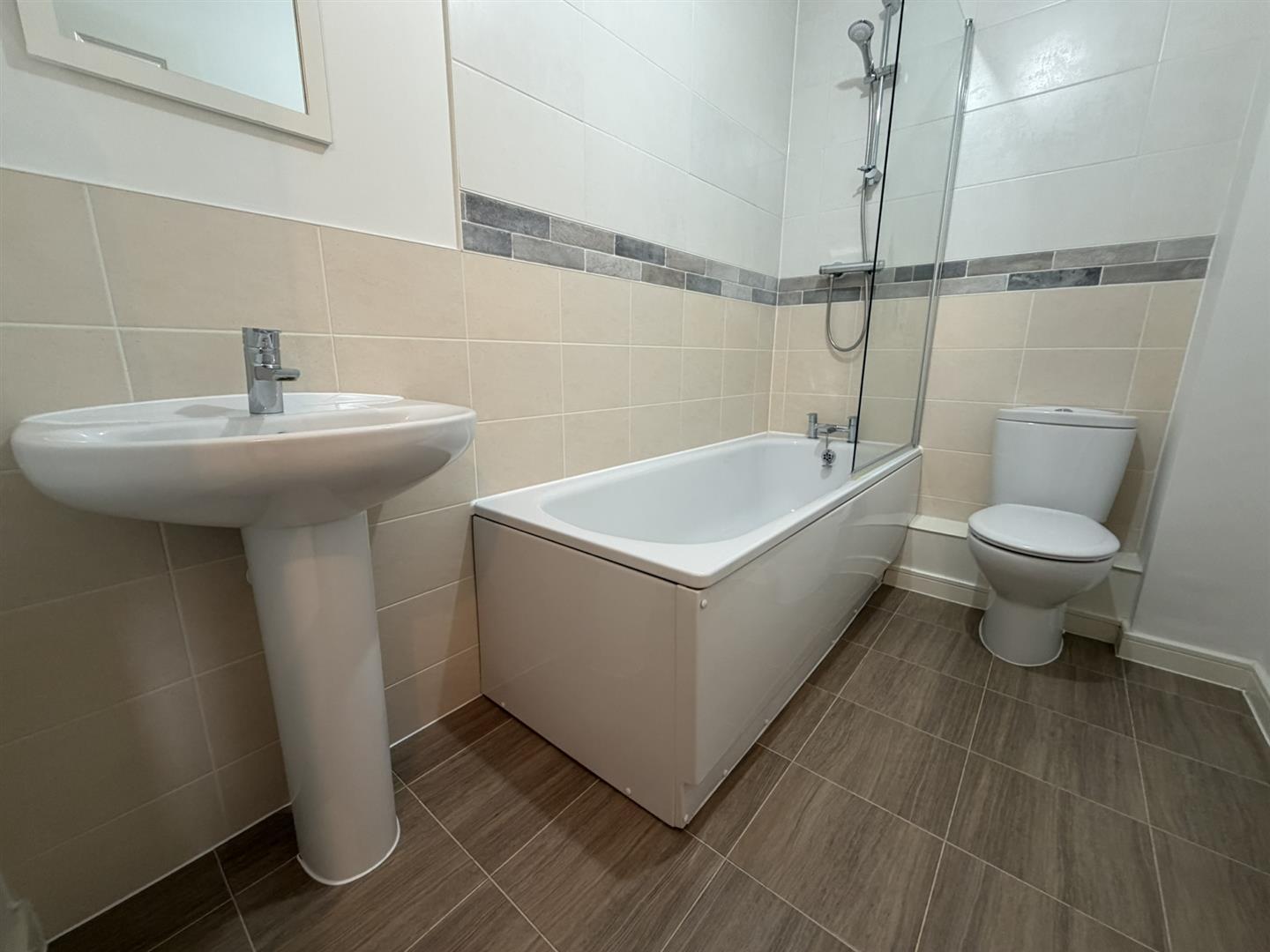 Brampton Grange Drive, Daventry Image 14