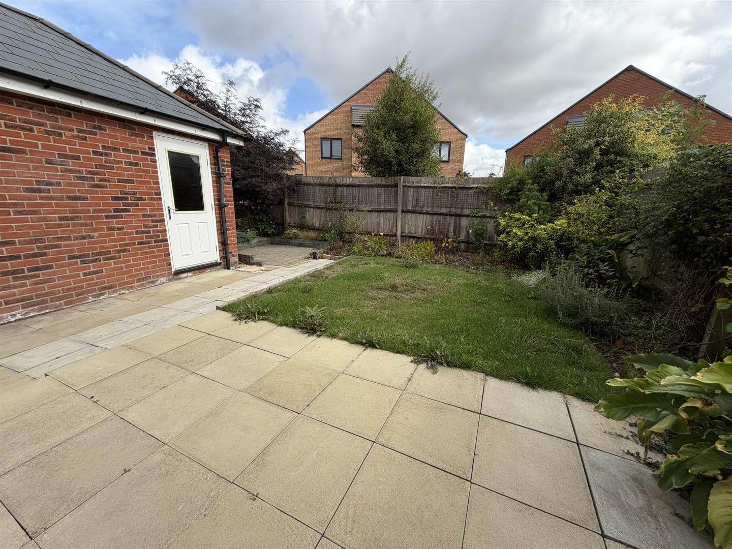 Brampton Grange Drive, Daventry Image 15