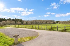Plaistow Road Dunsfold GU8 photo 10