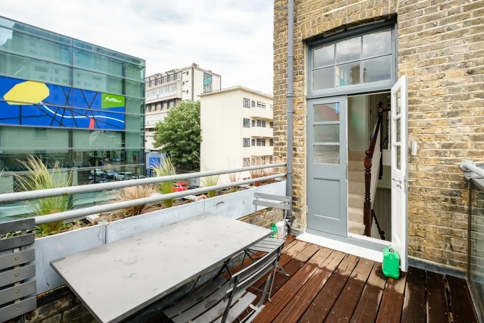 Newark Street London E1 photo 20
