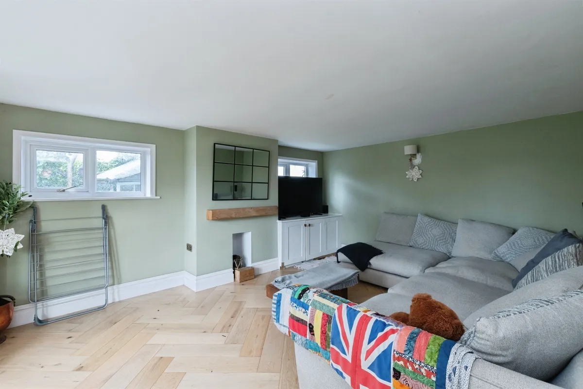 Alderholt Road, Sandleheath, Fordingbridge