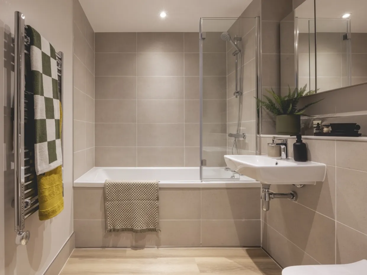 28 Mill Mead Spelthorne TW18 photo 6