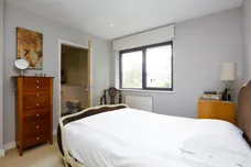 Whitelands Crescent, SW18 photo 9