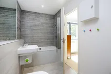 Whitelands Crescent, SW18 photo 11