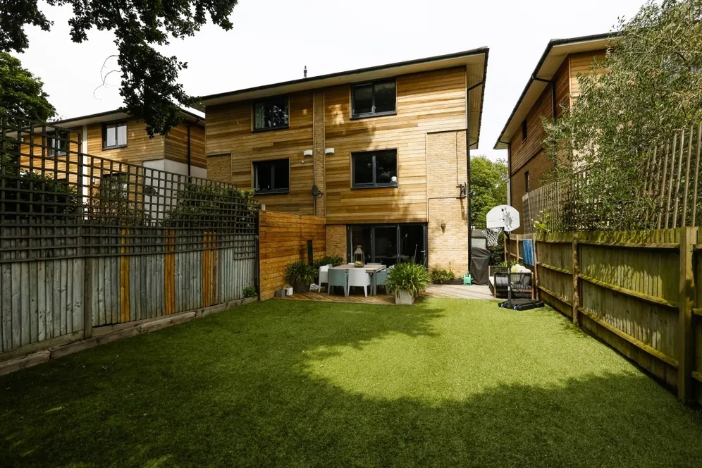Whitelands Crescent, SW18 photo 13