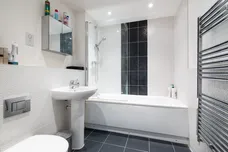 Garratt Lane London SW18 photo 8