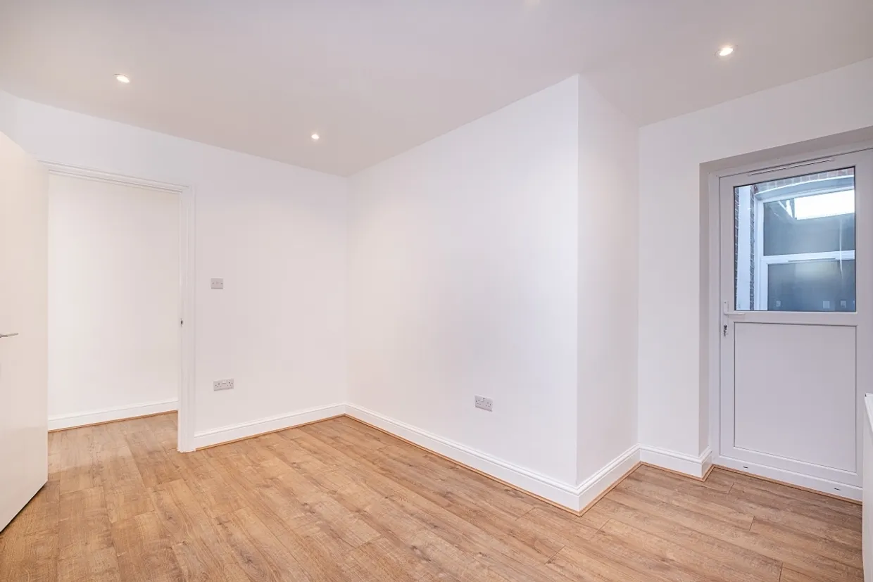 Gambole Road Tooting SW17 photo 9