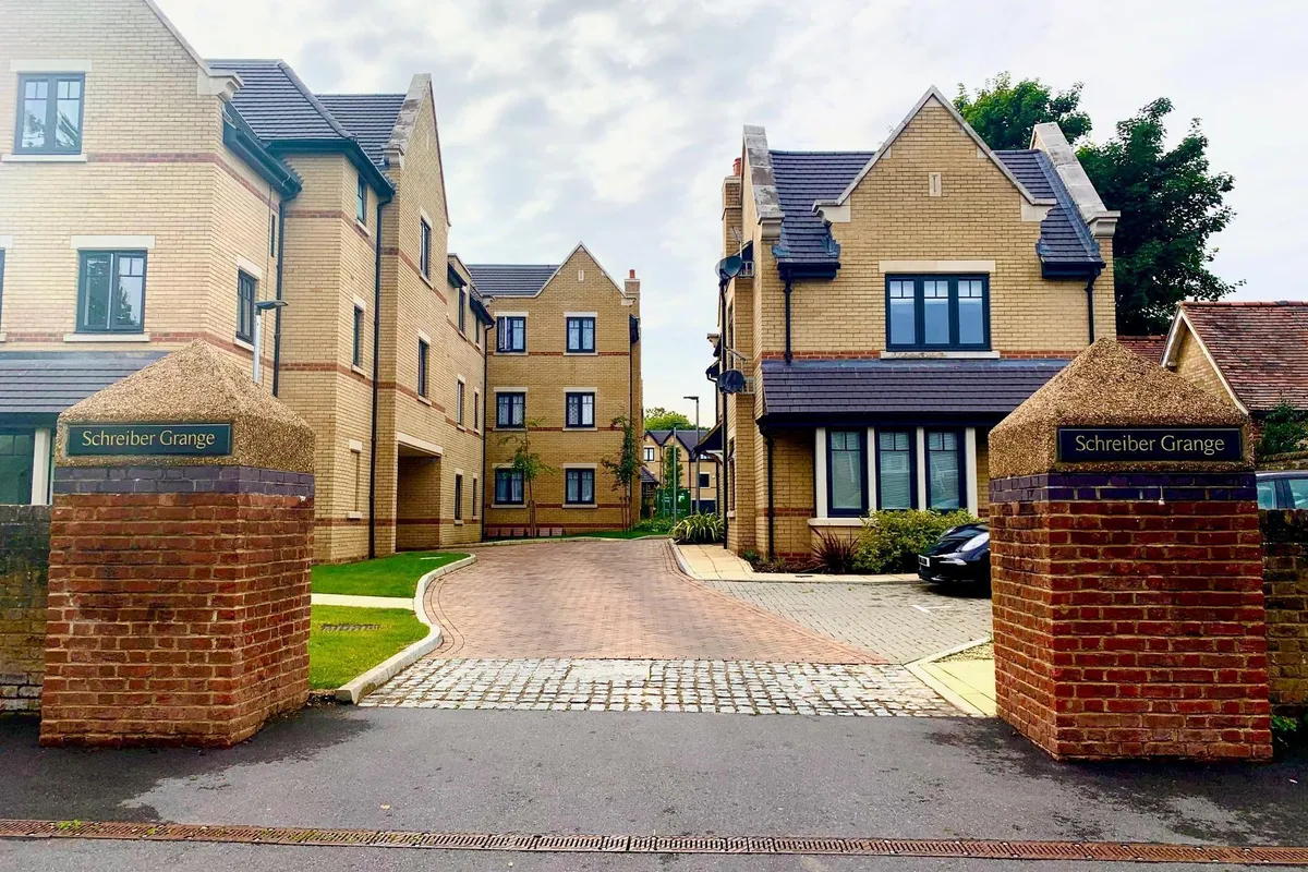 Schreiber Grange, WATFORD