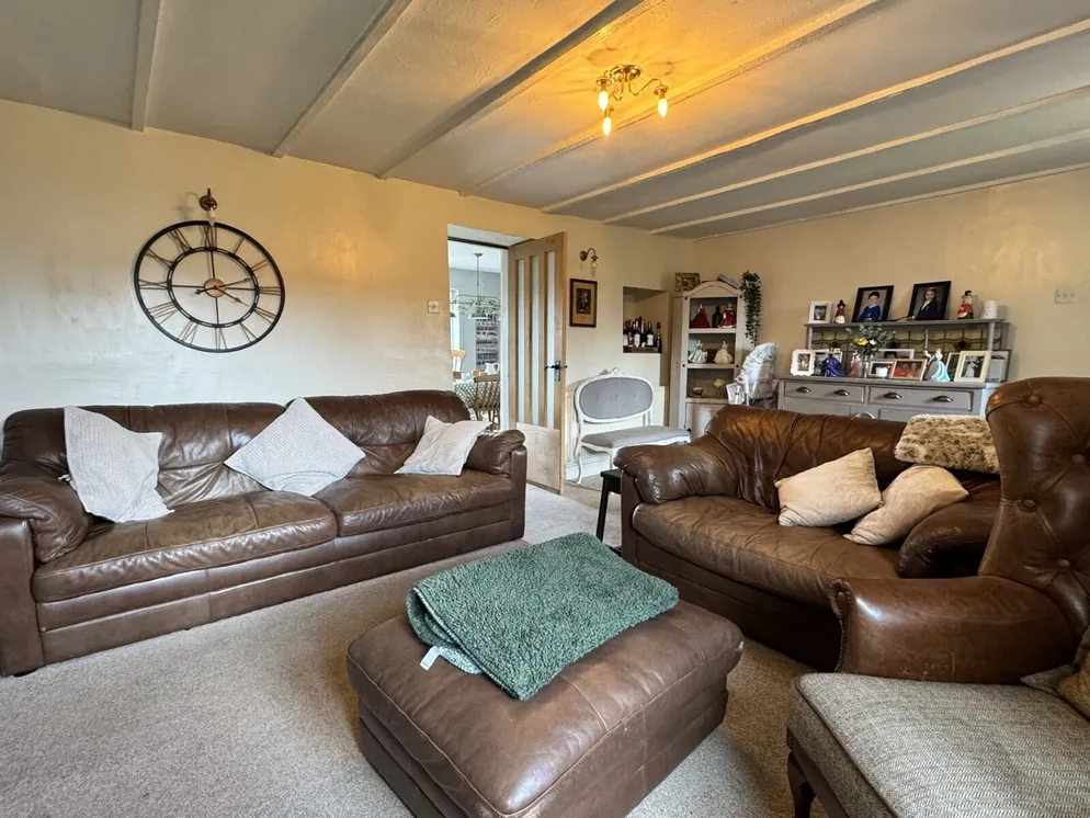 Property carousel item 4