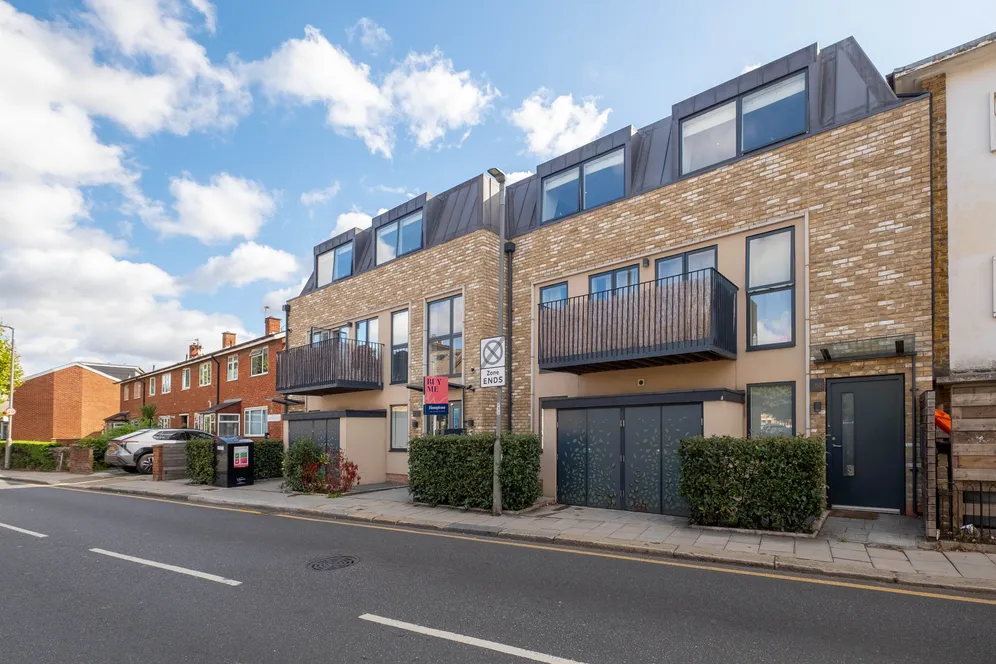 Aboyne Road, London, SW17 photo 2