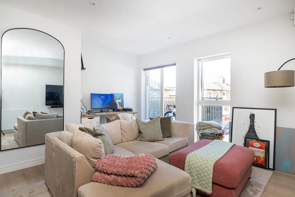 Aboyne Road, London, SW17 photo 5
