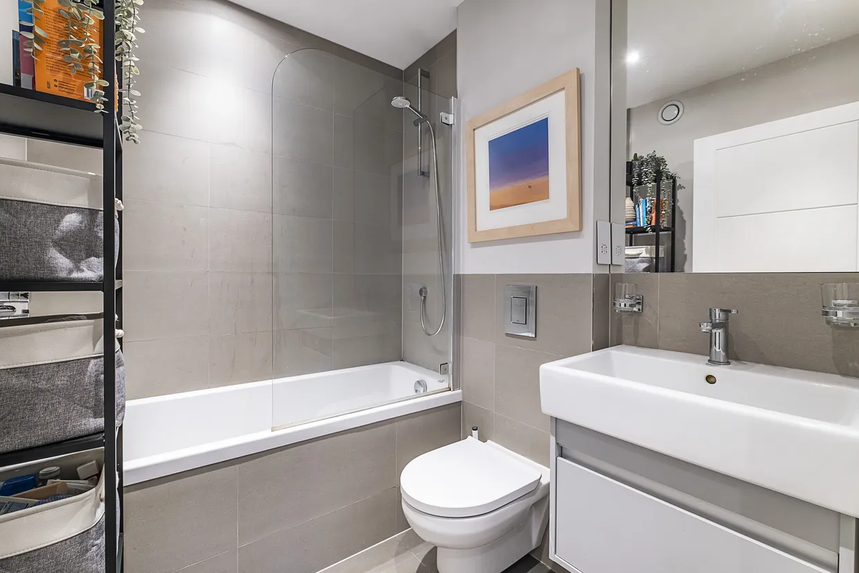 Aboyne Road, London, SW17 photo 8