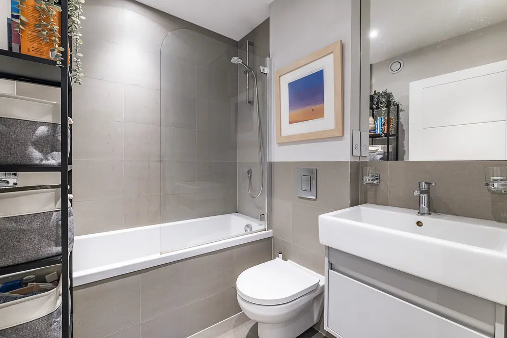 Aboyne Road, London, SW17 photo 8
