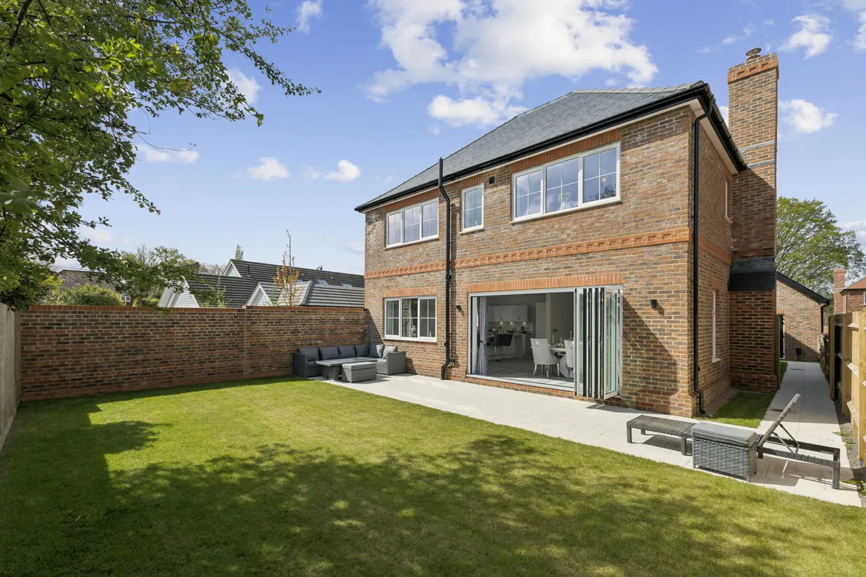Greenacres Park, Storrington, RH20 photo 13