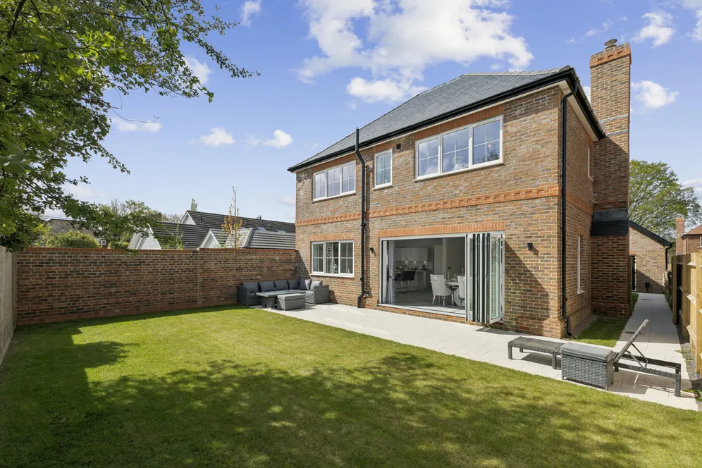 Greenacres Park, Storrington, RH20 photo 13
