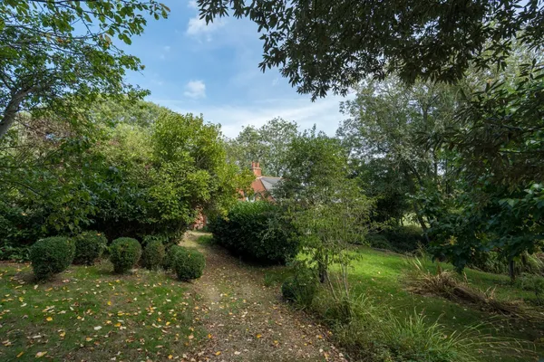 Bourne Road, West Bergholt, CO6 photo 26