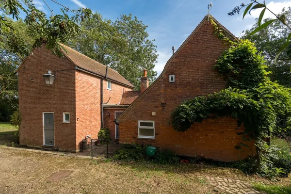 Bourne Road, West Bergholt, CO6 photo 37