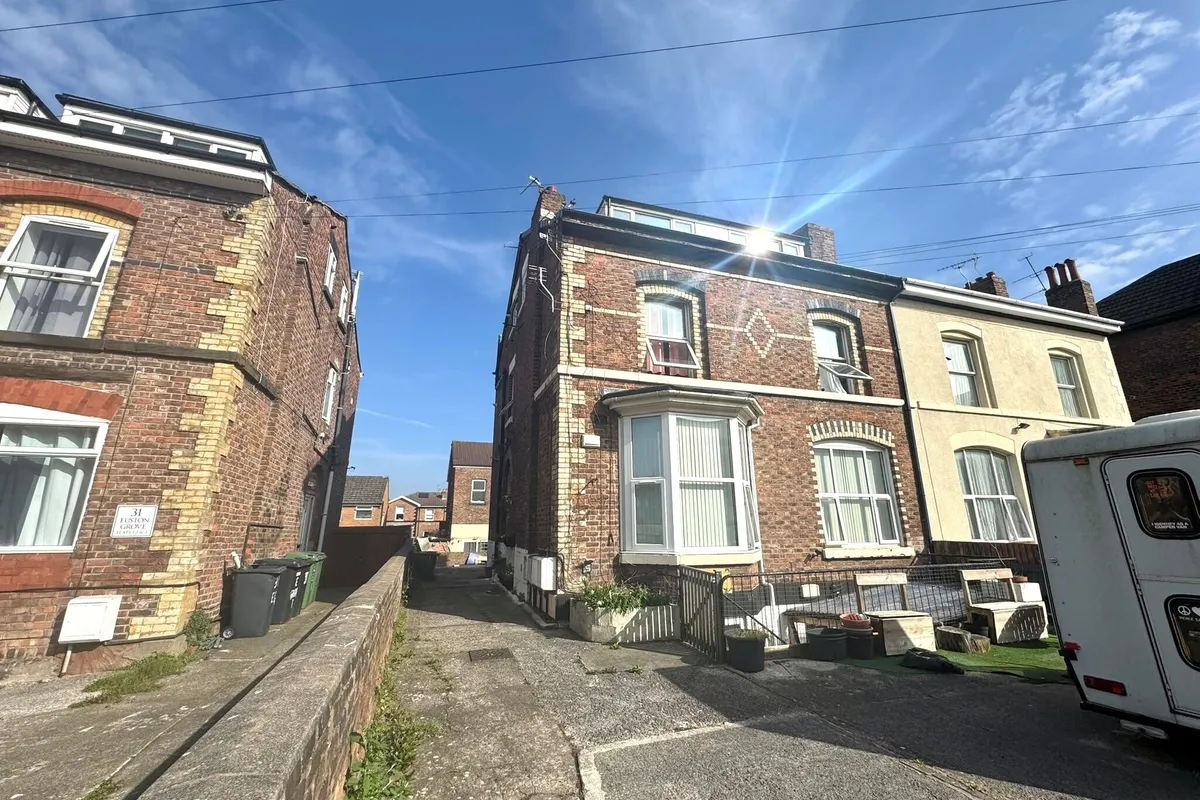 Euston Grove, PRENTON