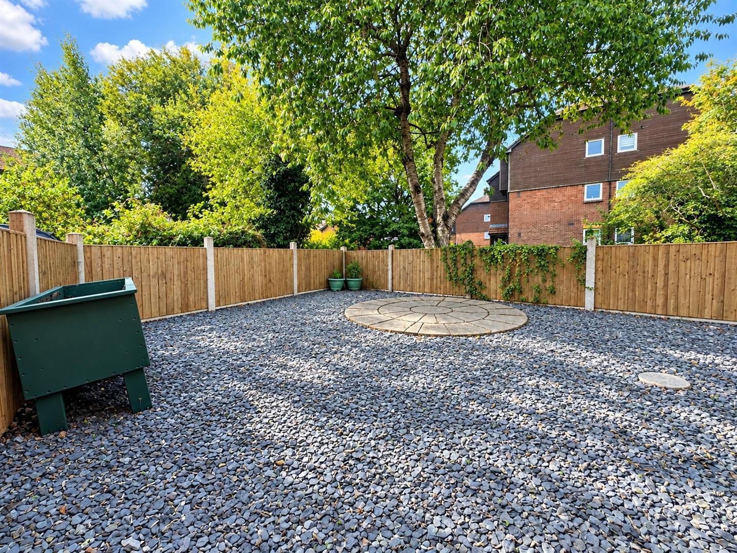 Adelaide Close, Slough Image 7